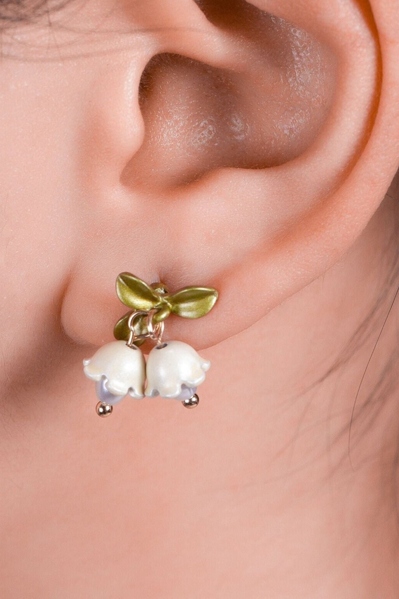 lily-of-the-valley-floral-earrings