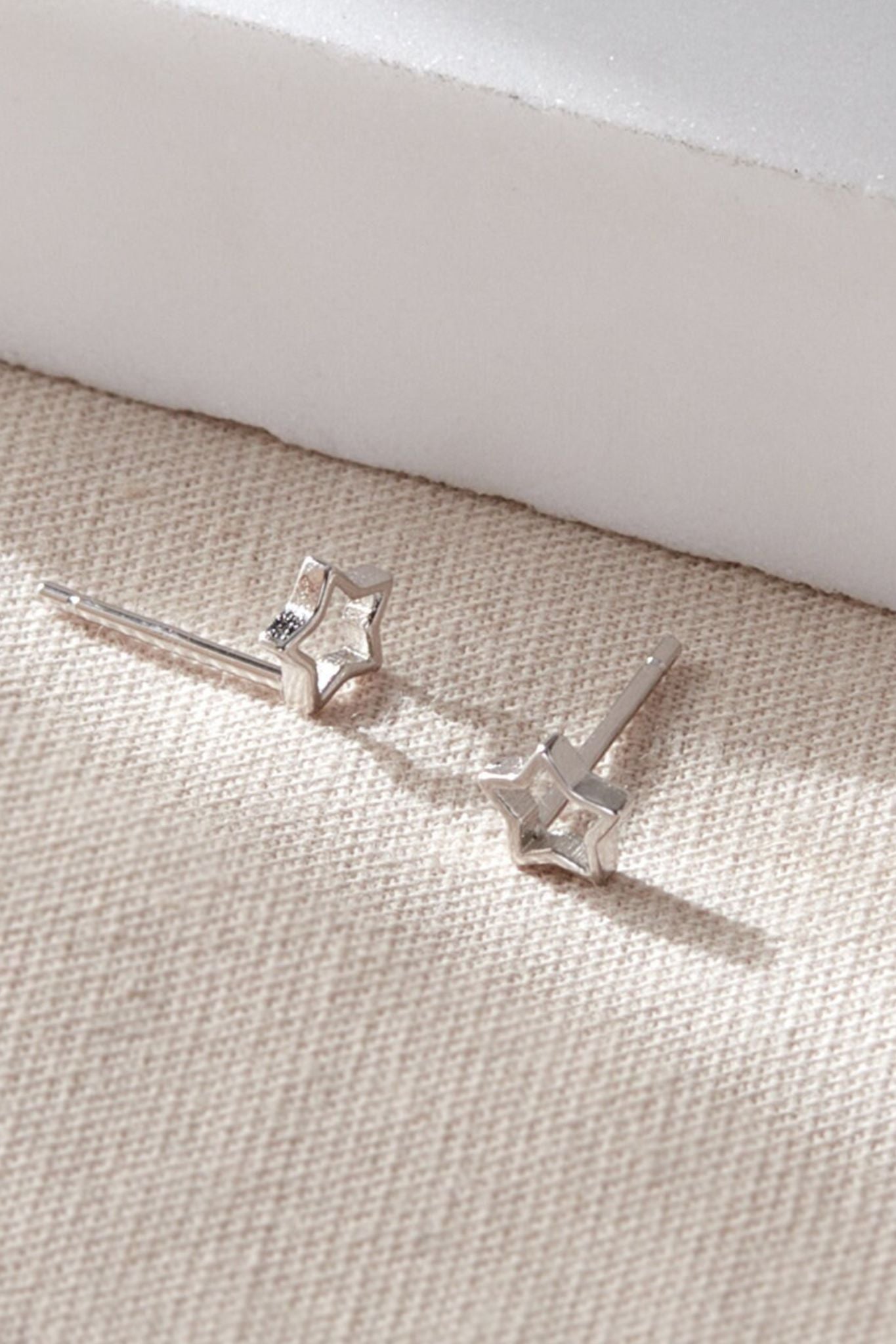 sterling-silver-star-outline-studs