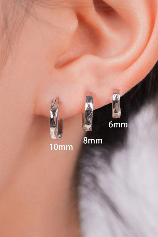 sterling-silver-angular-hoops-in-silver-various-sizes-model