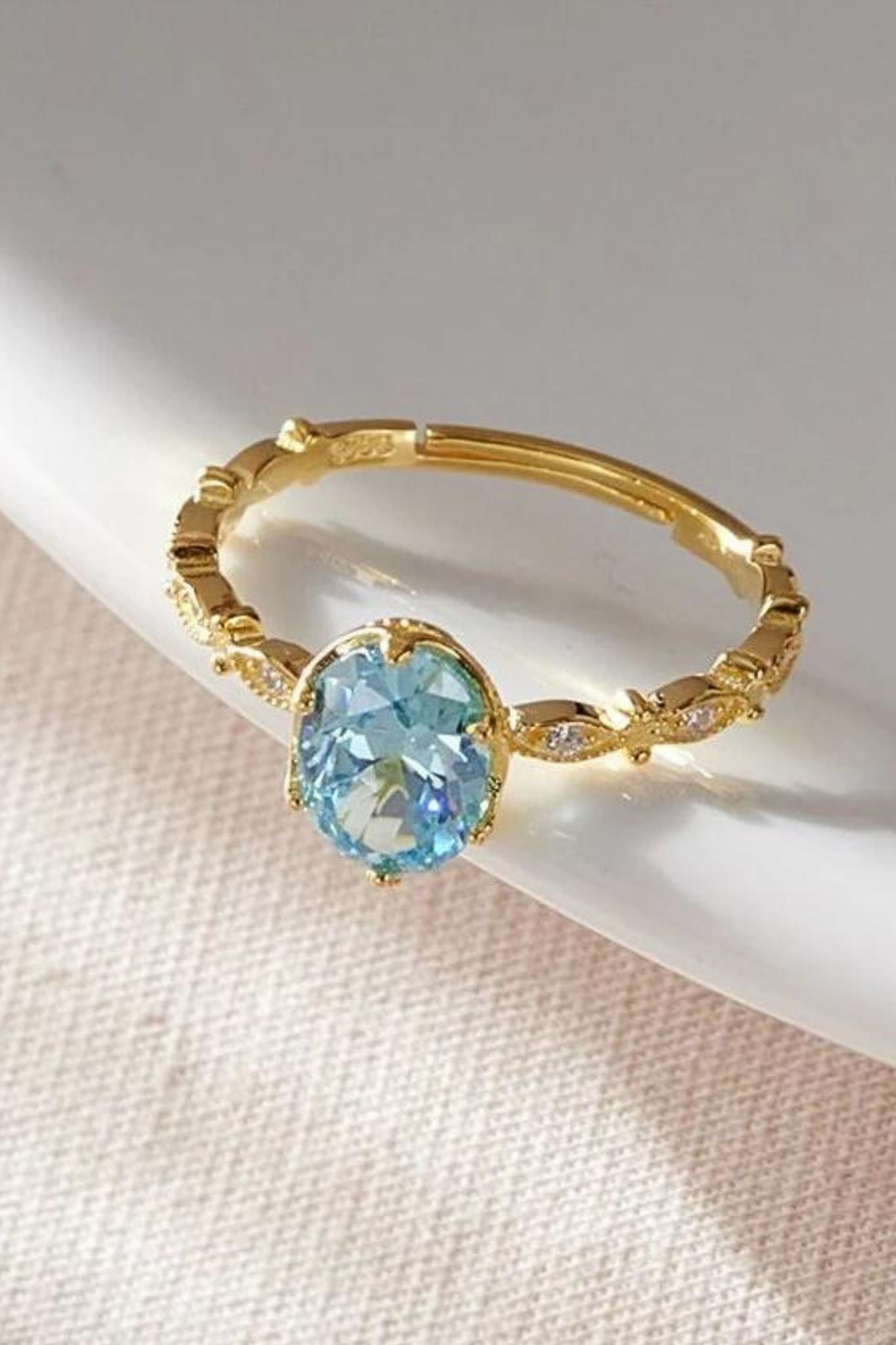 sterling-silver-aquamarine-cz-ring-oval-stone