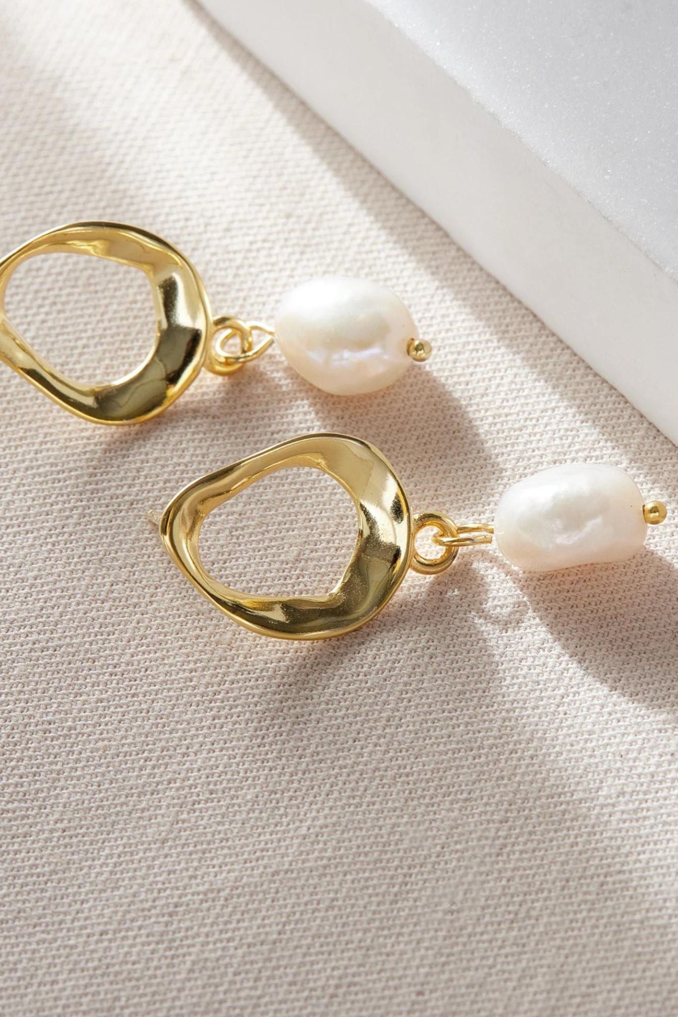 sterling-silver-baroque-pearl-drop-earrings-in-gold