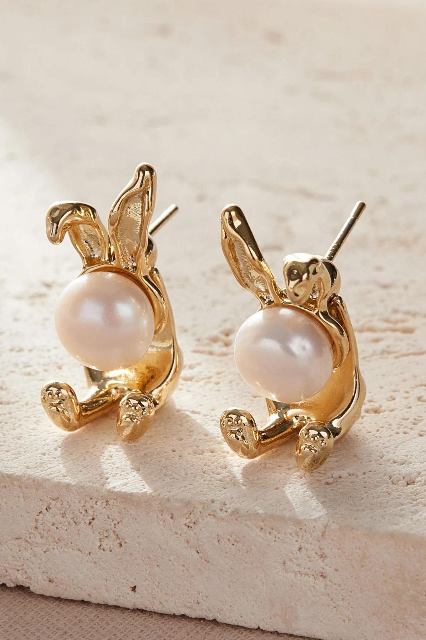 rabbit-pearl-stud-earrings-in-gold