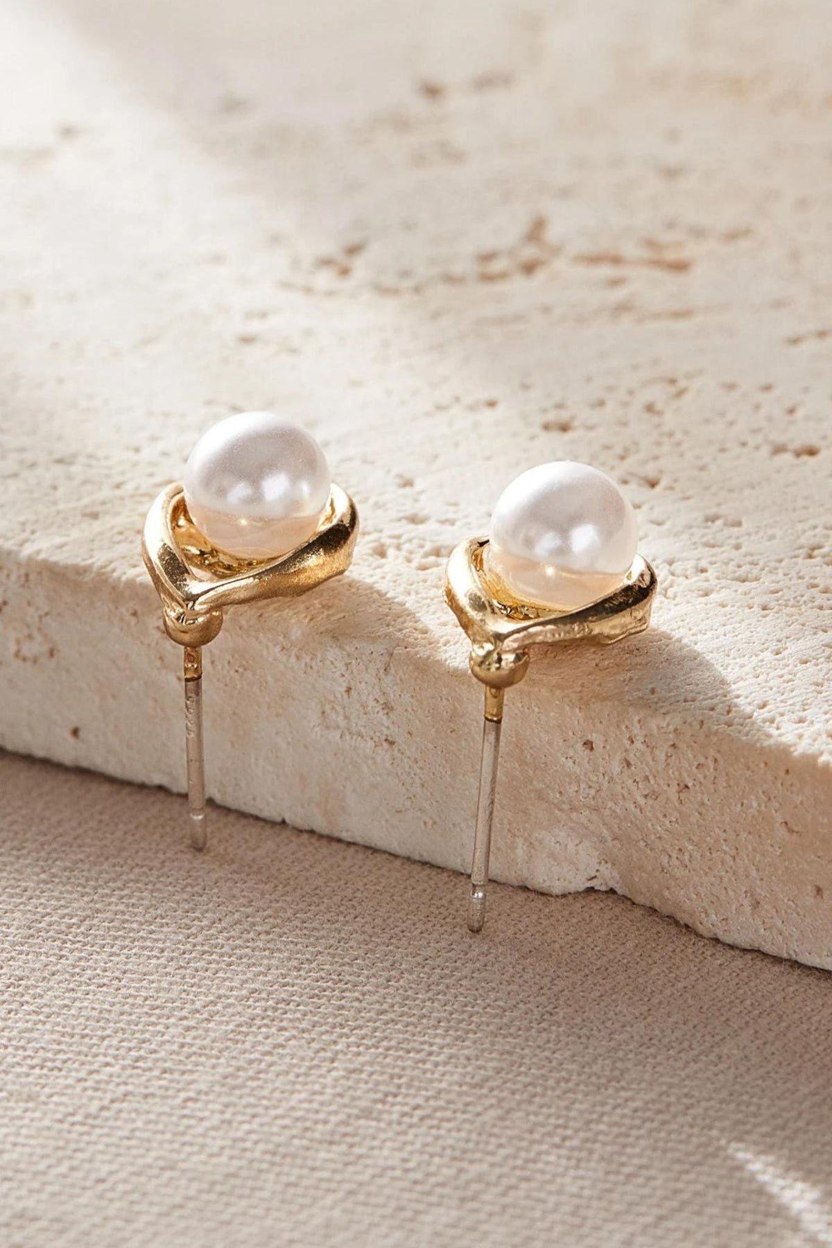oval-pearl-studs-s925-pins