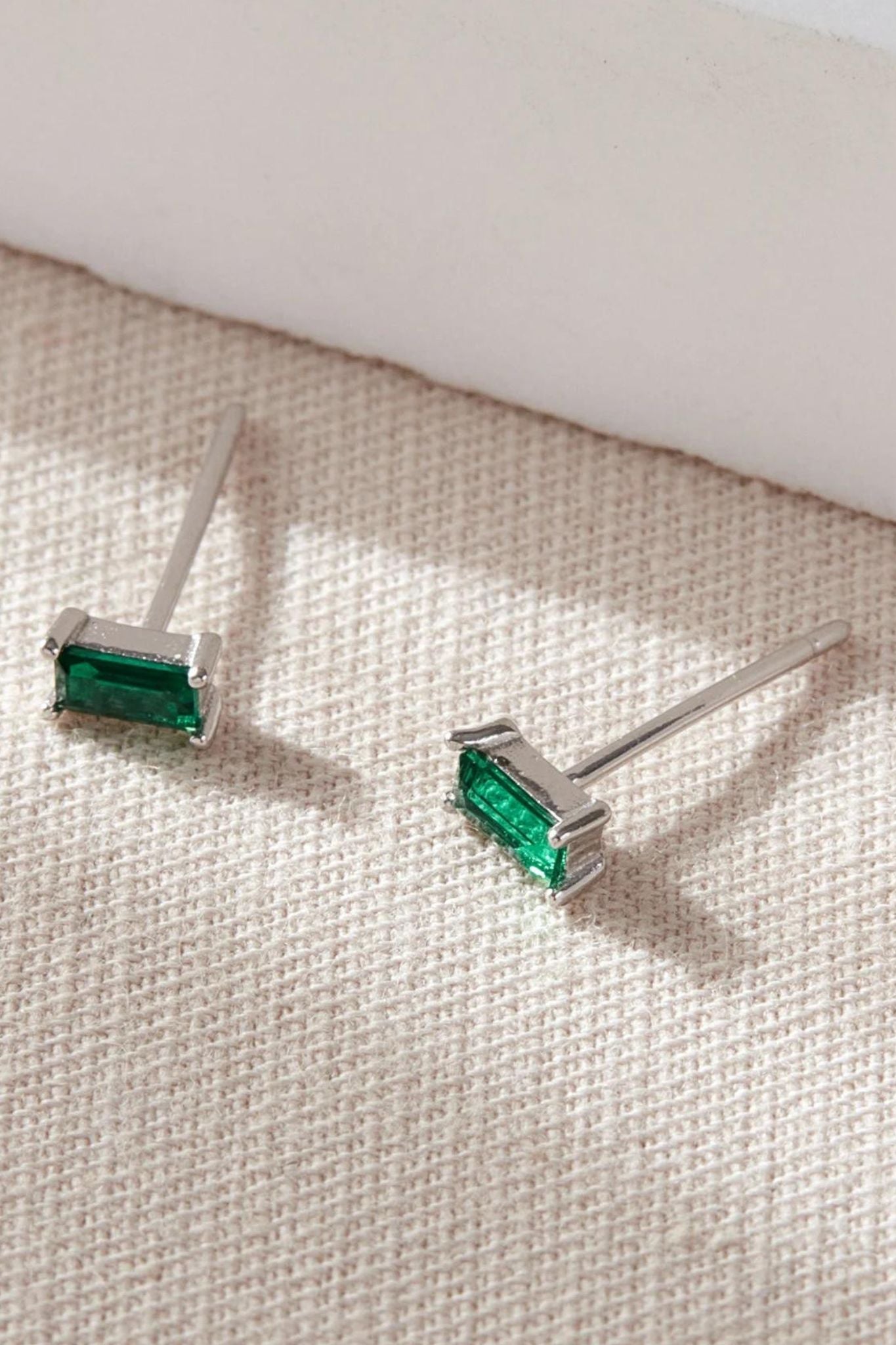 sterling-silver-green-cz-baguette-studs-in-silver