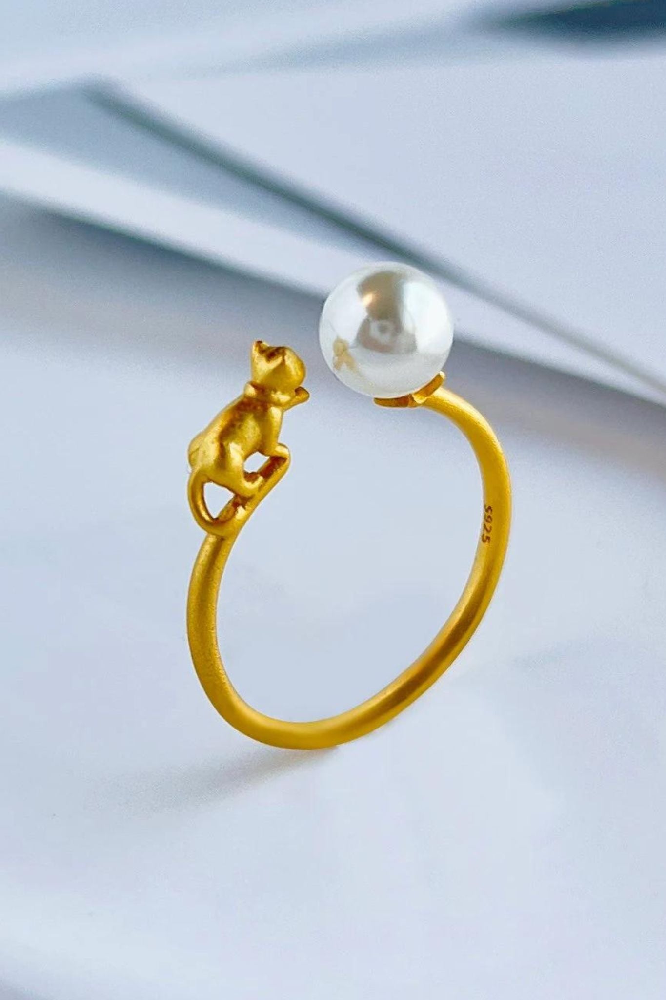 24k-plated-sterling-silver-cat-pearl-ring-open-band