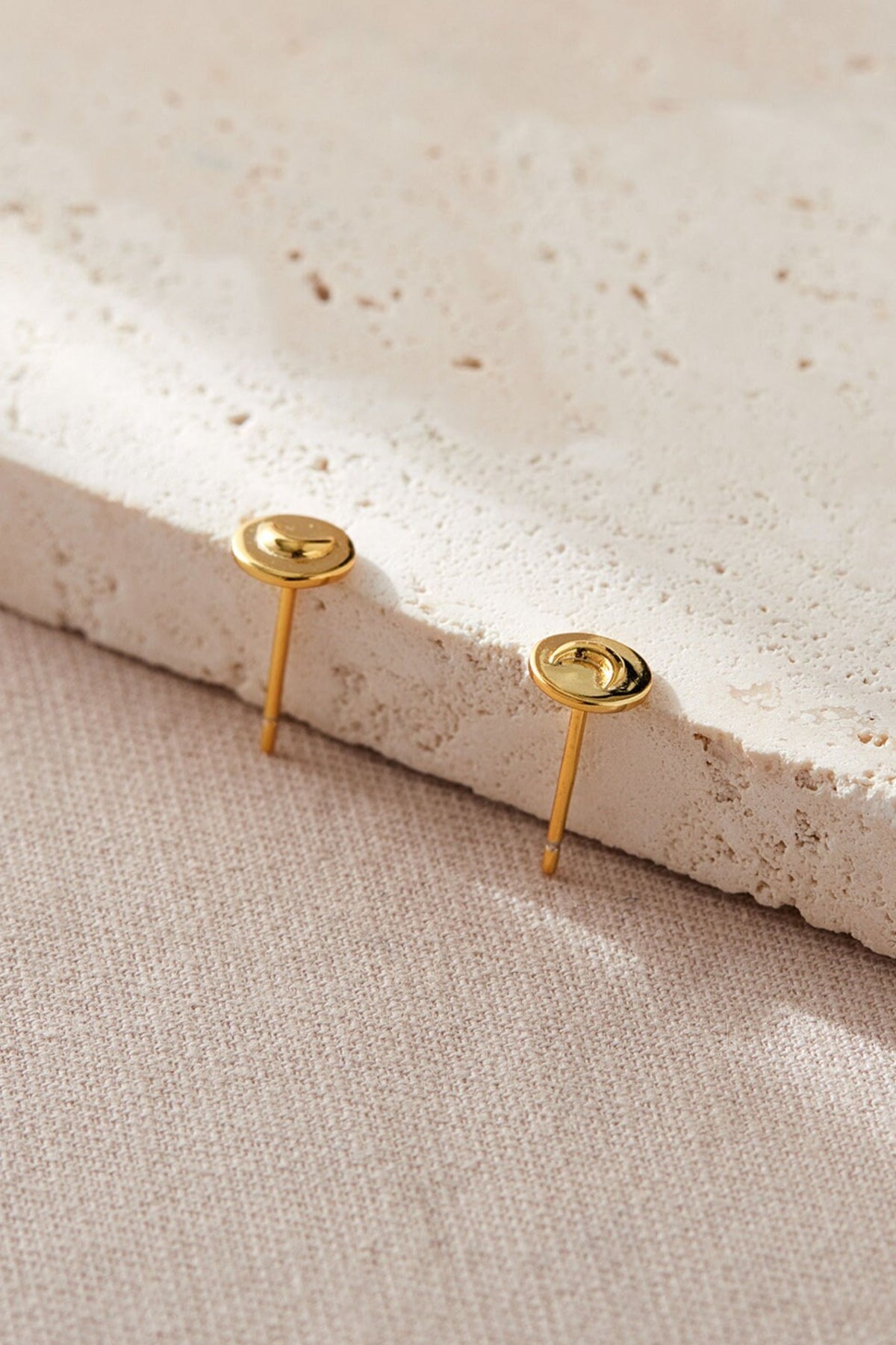 sterling-silver-round-moon-studs-6mm-in-gold-crescent