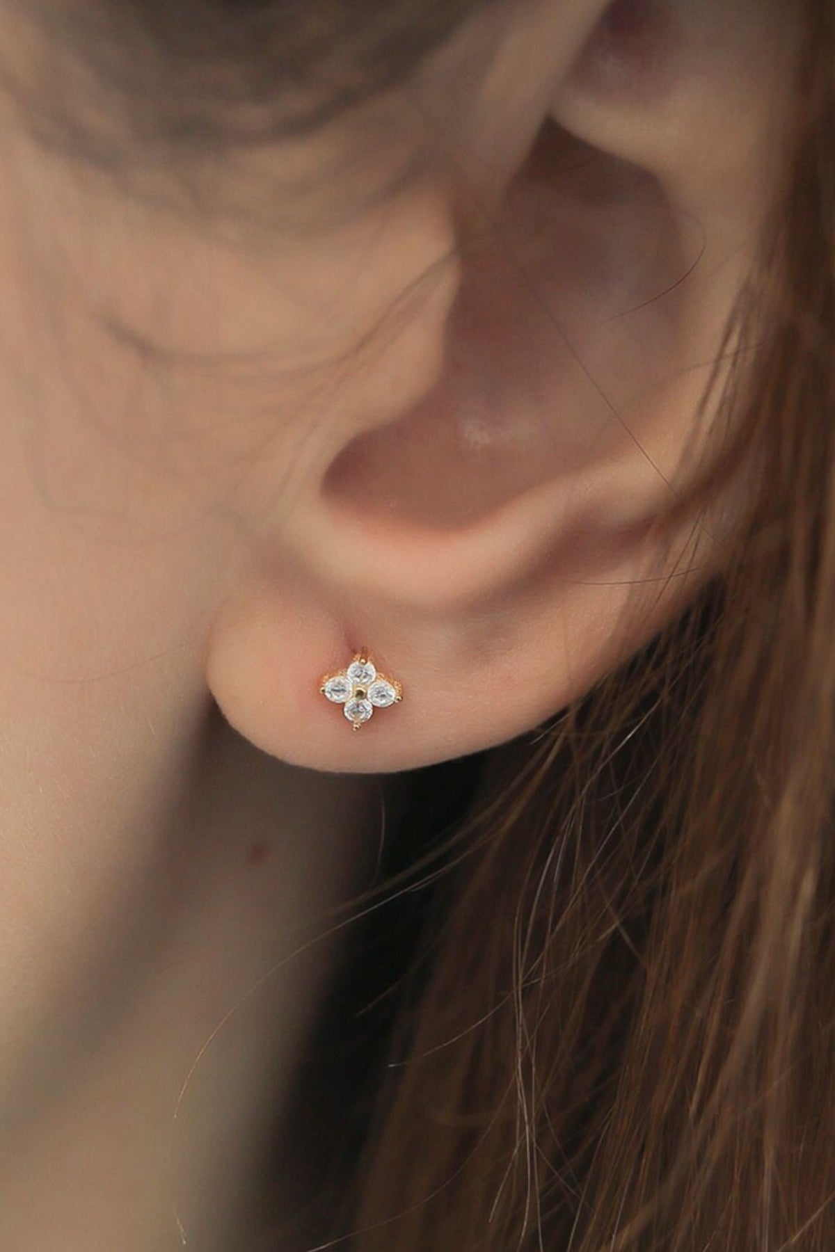 sterling-silver-cz-clover-studs-in-gold-model