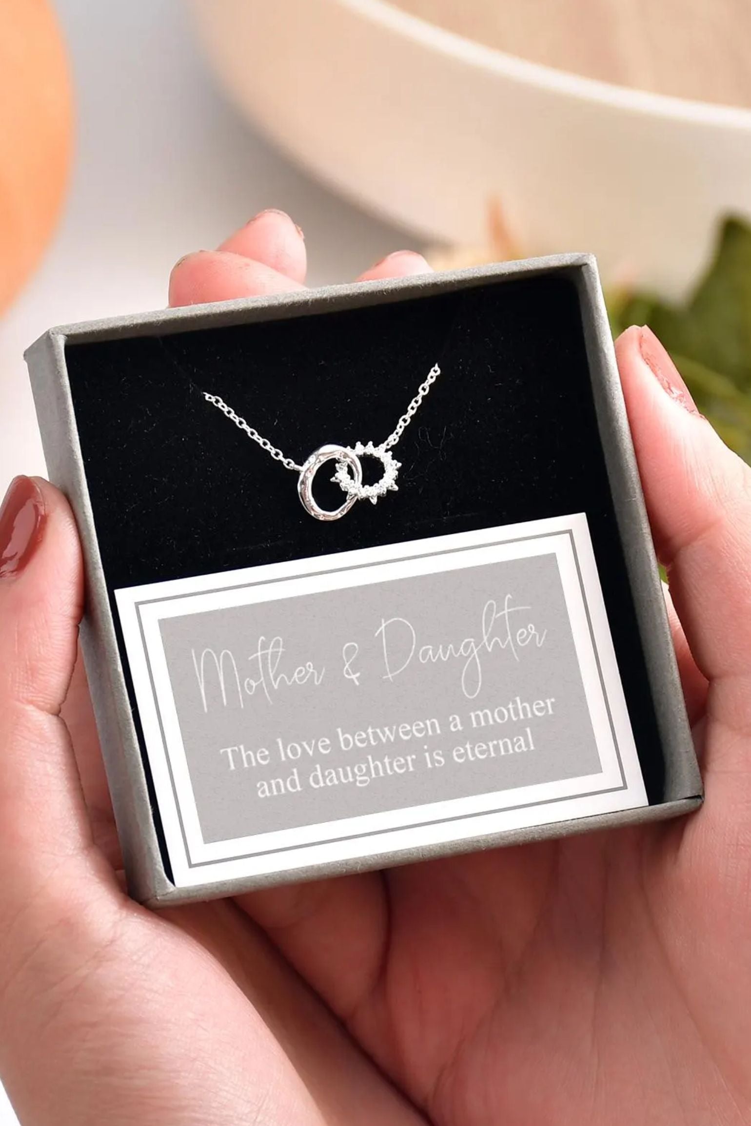 sterling-silver-star-moon-bracelet-mum-daughter-gift-box