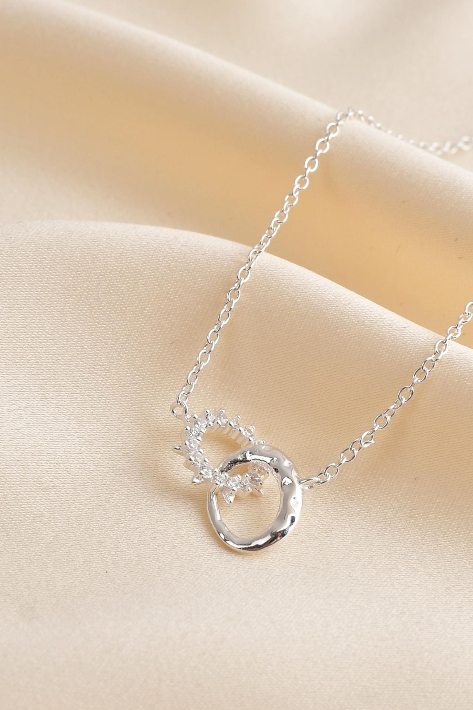 sterling-silver-star-moon-bracelet-mum-daughter-closeup