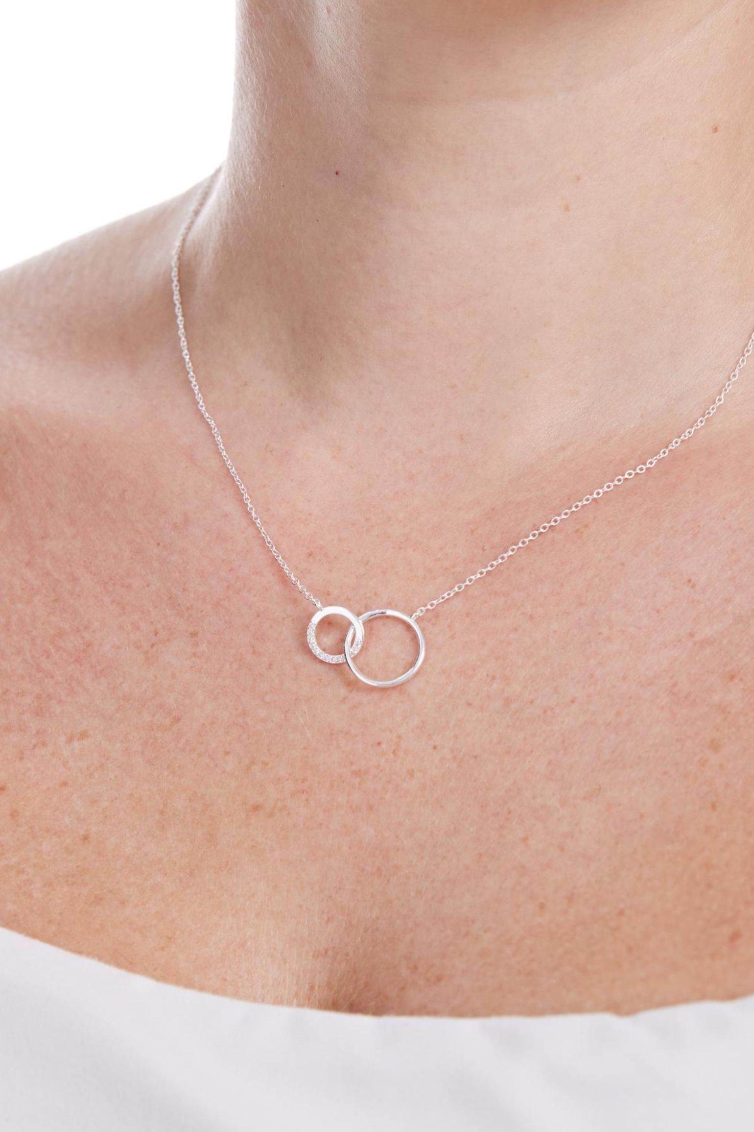 sterling-silver-cz-two-rings-necklace-amazing-mum-model