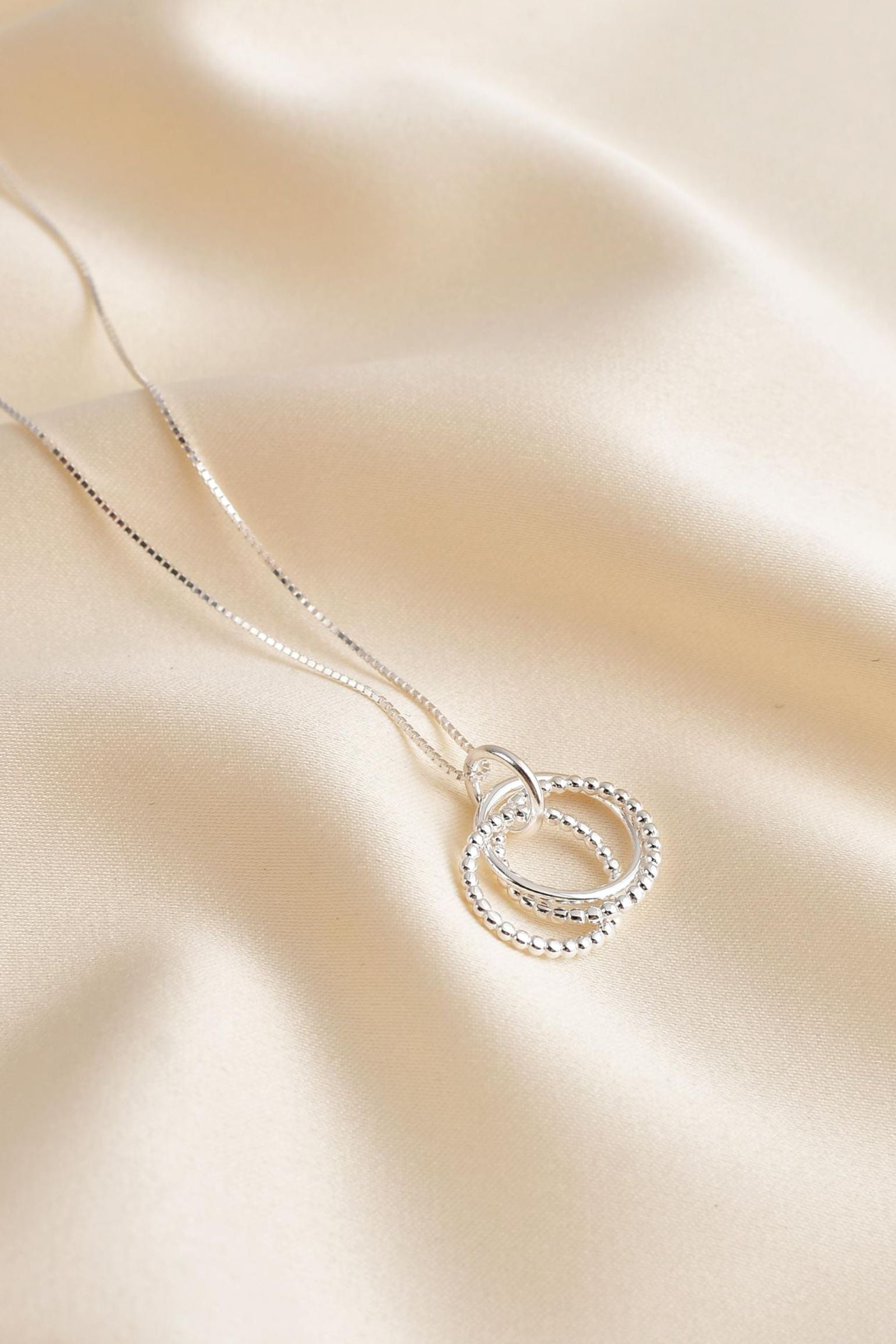 sterling-silver-three-rings-dotted-necklace-pendant