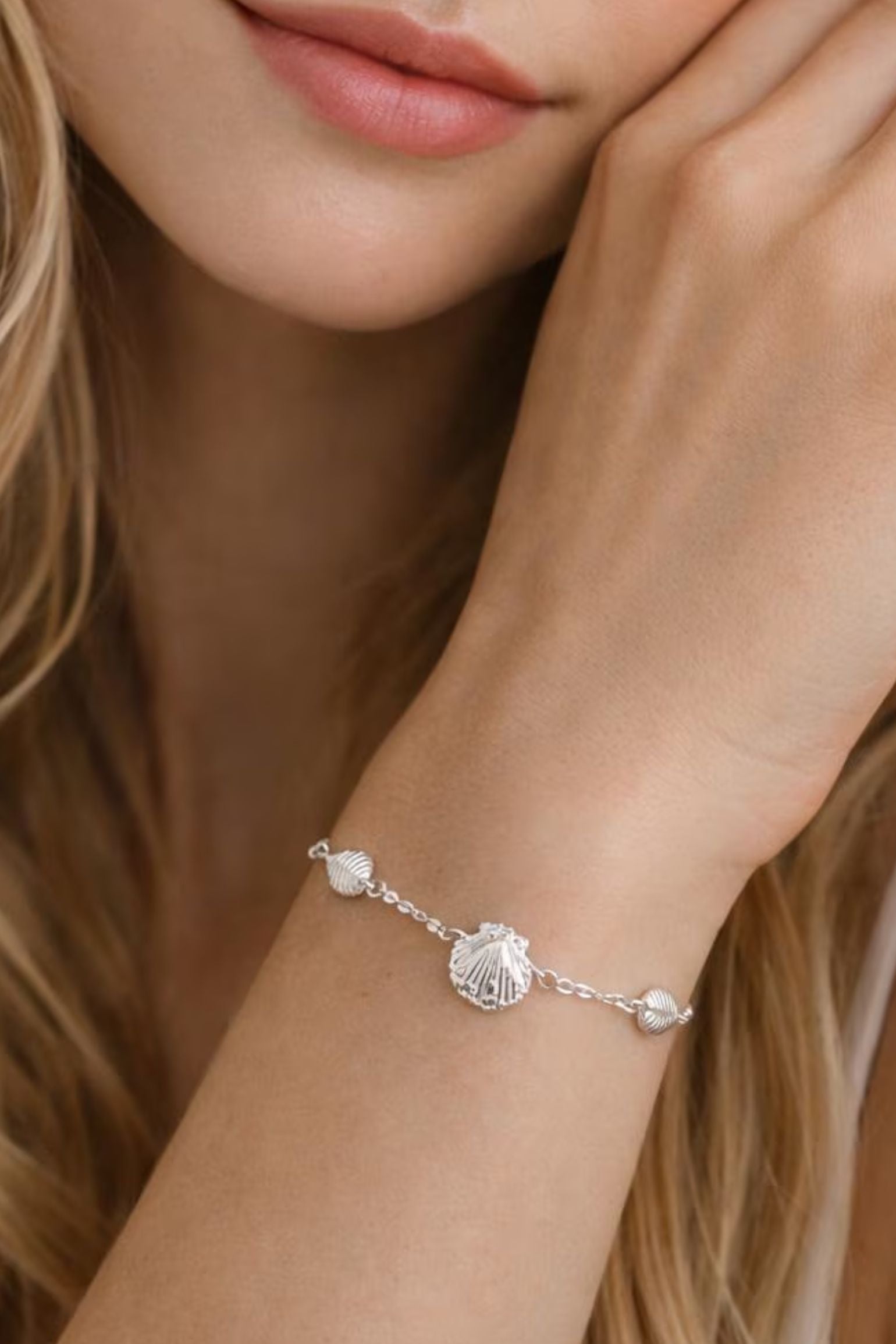 sterling-silver-seashell-bracelet-model