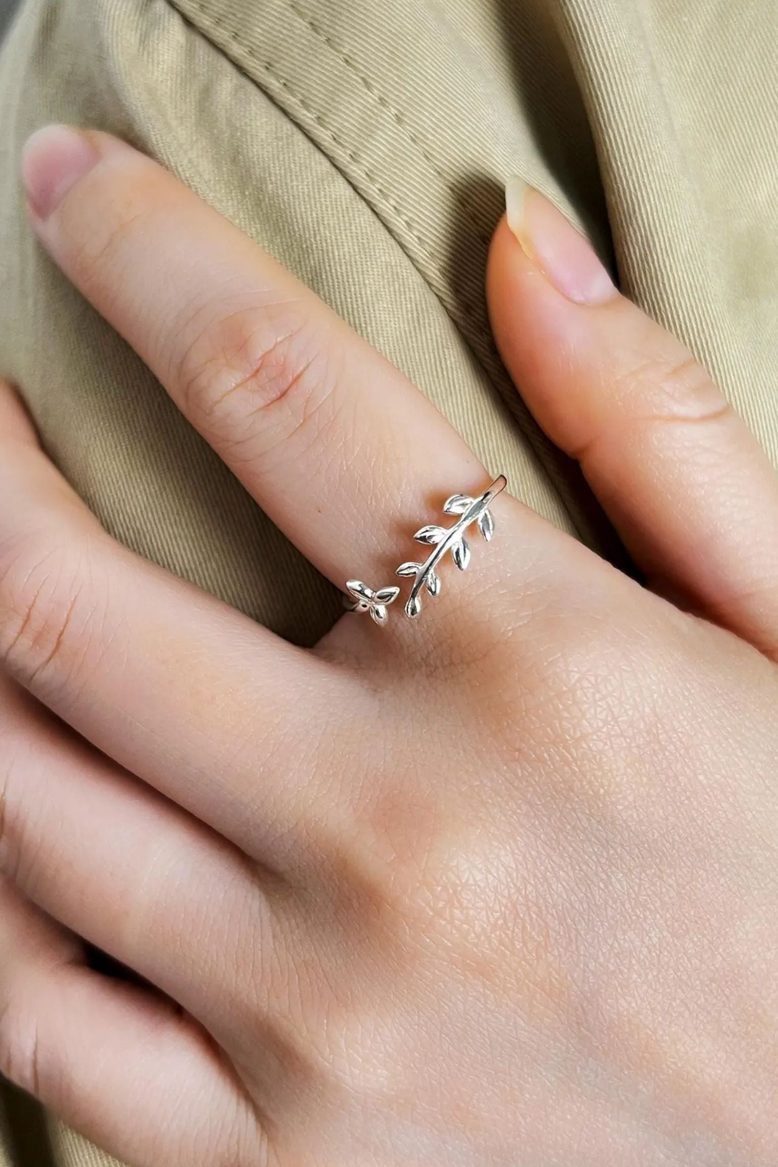sterling-silver-olive-leaf-ring-in-silver-model