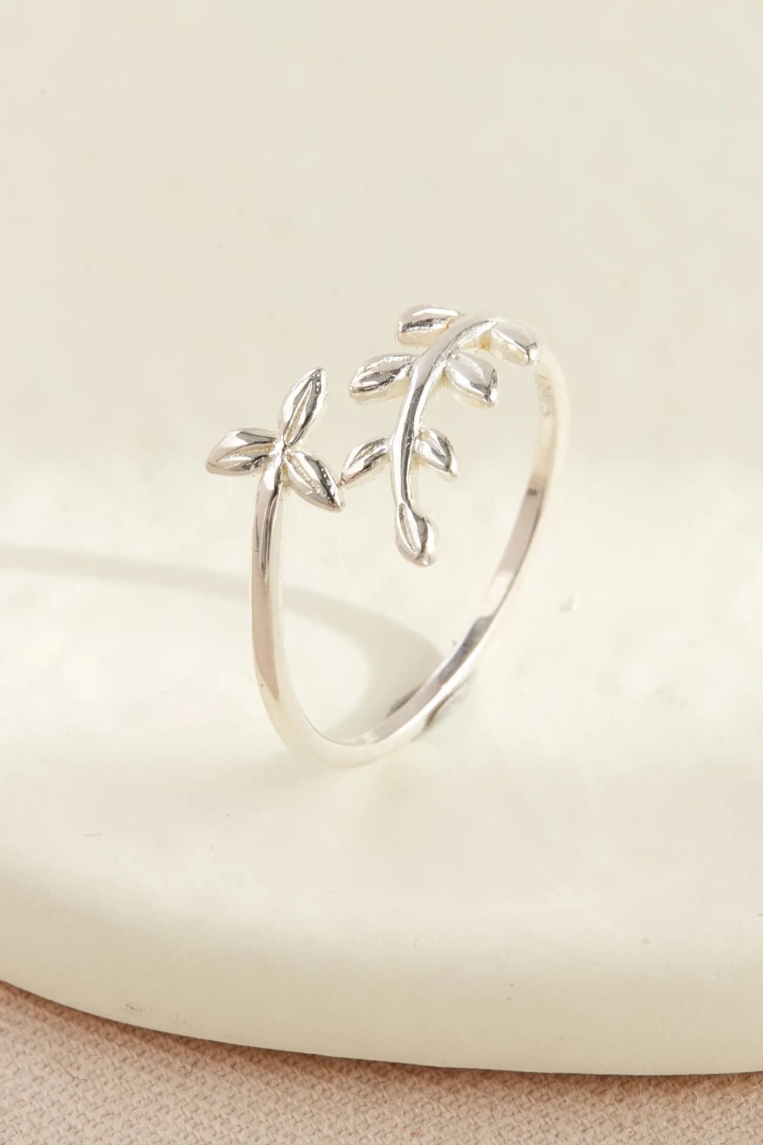 sterling-silver-olive-leaf-ring-in-silver