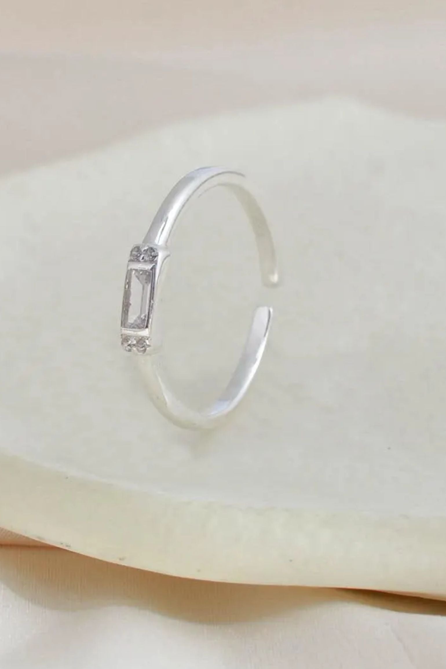 sterling-silver-baguette-ring-in-silver-closeup