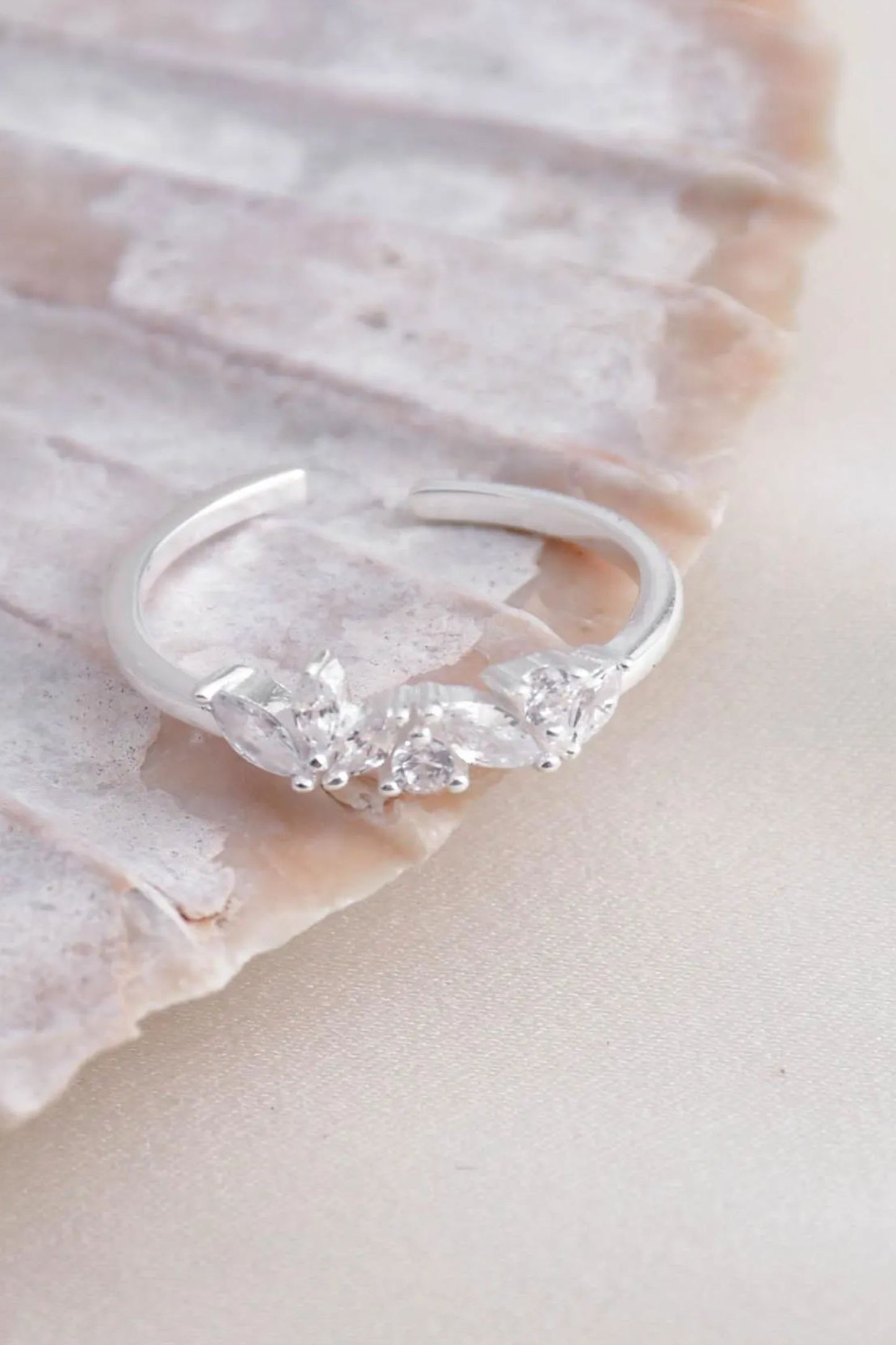 sterling-silver-cz-leaf-ring-closeup