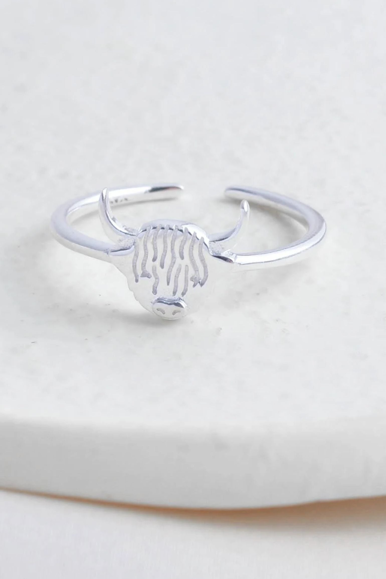 sterling-silver-highland-cow-ring-closeup