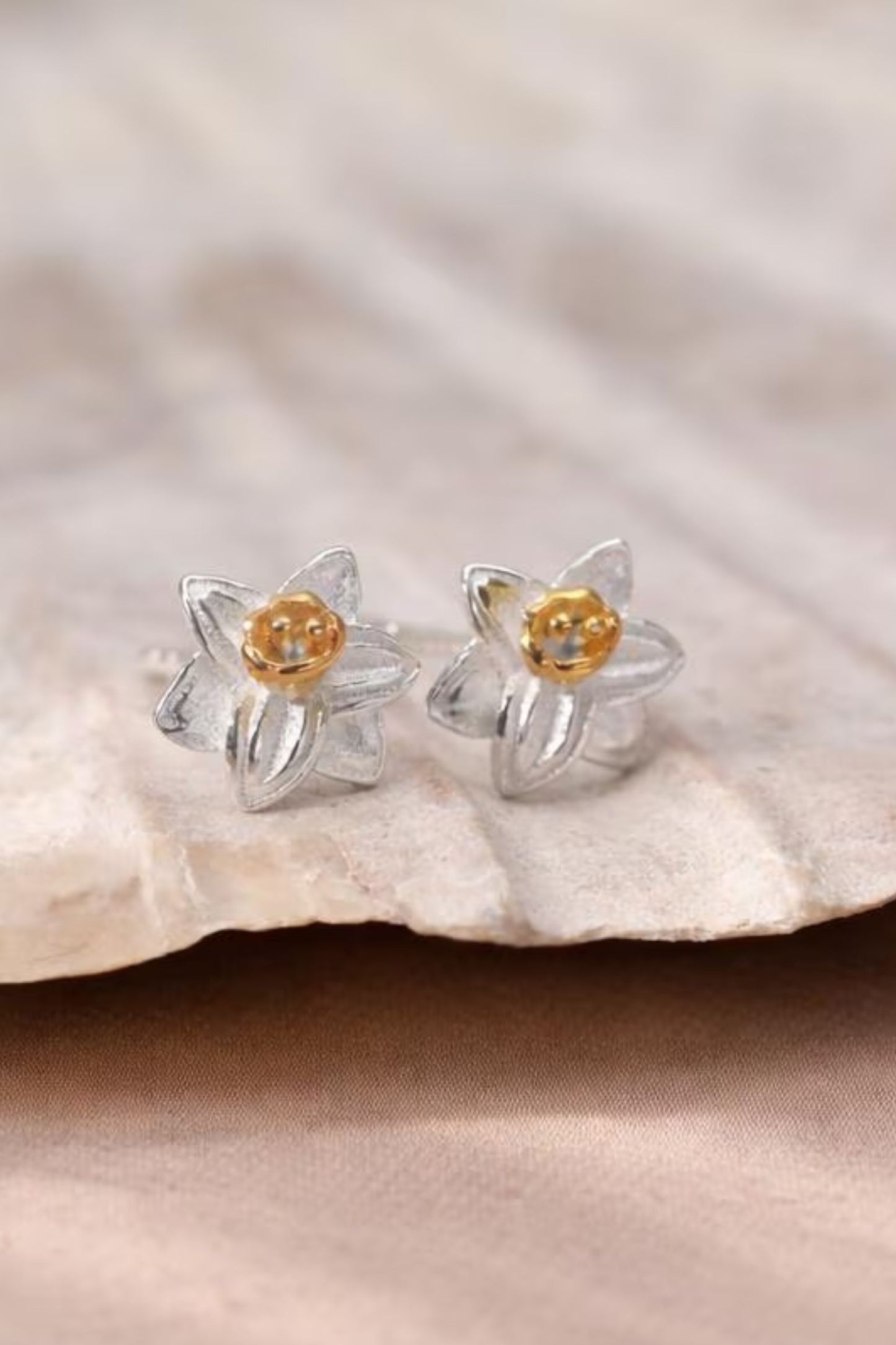 sterling-silver-daffodil-floral-studs-mum-closeup