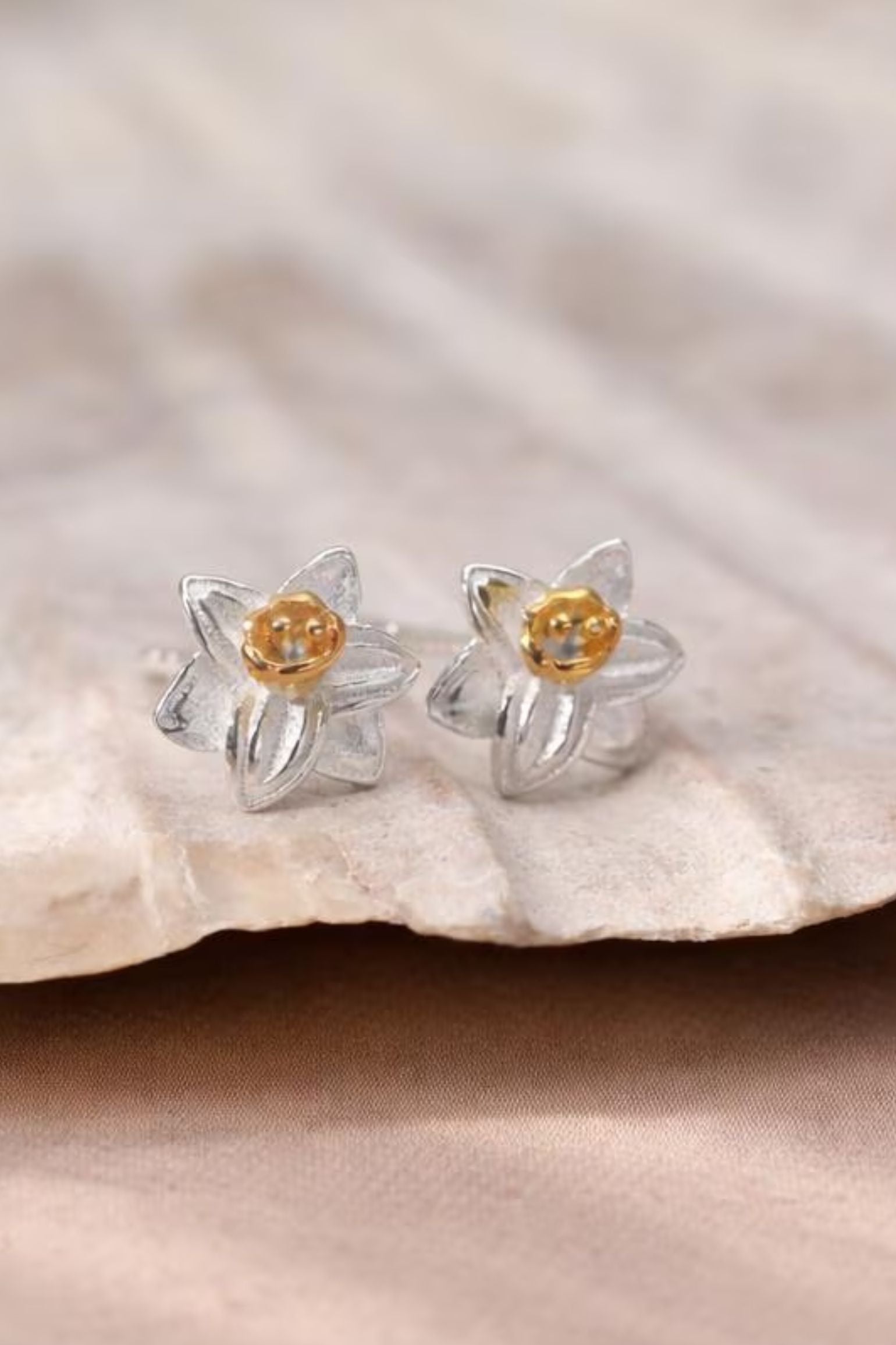 sterling-silver-daffodil-floral-studs-mum-closeup