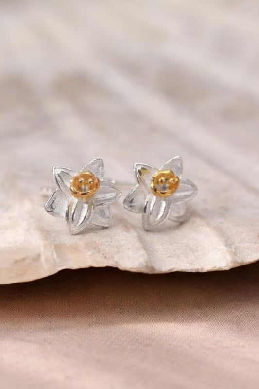 sterling-silver-daffodil-floral-studs-mum-closeup