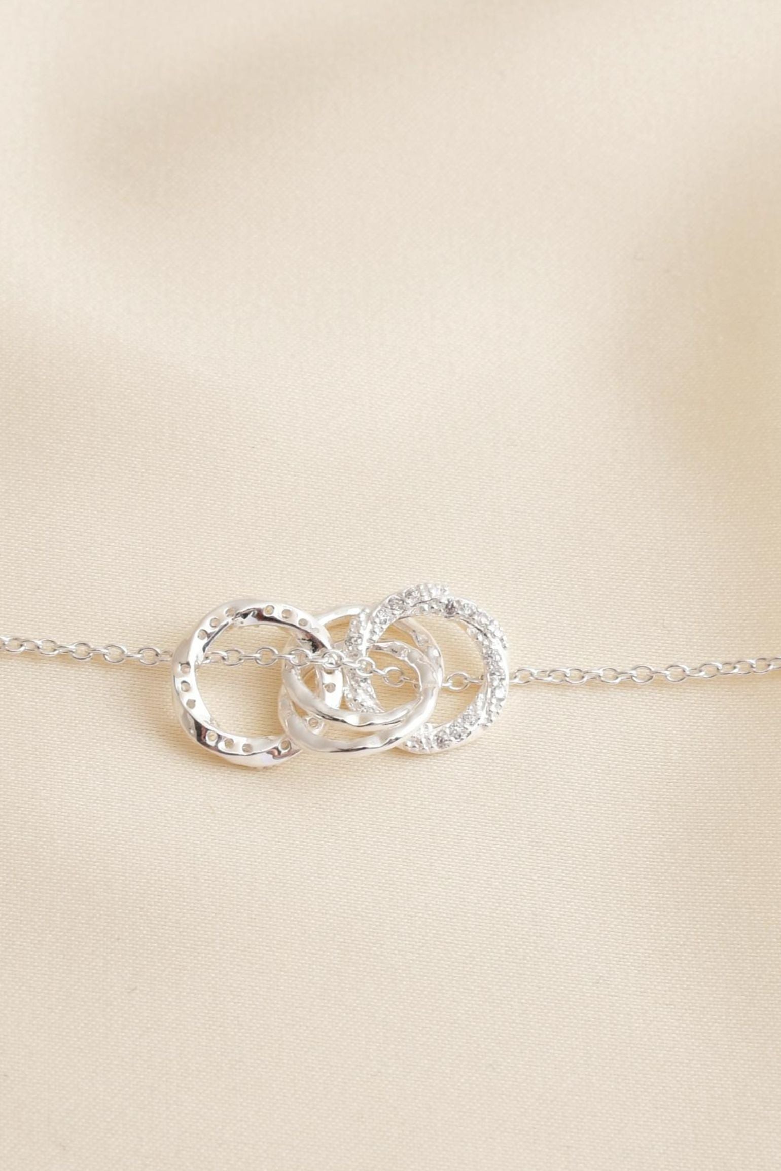 sterling-silver-cz-circles-necklace-40th-closeup