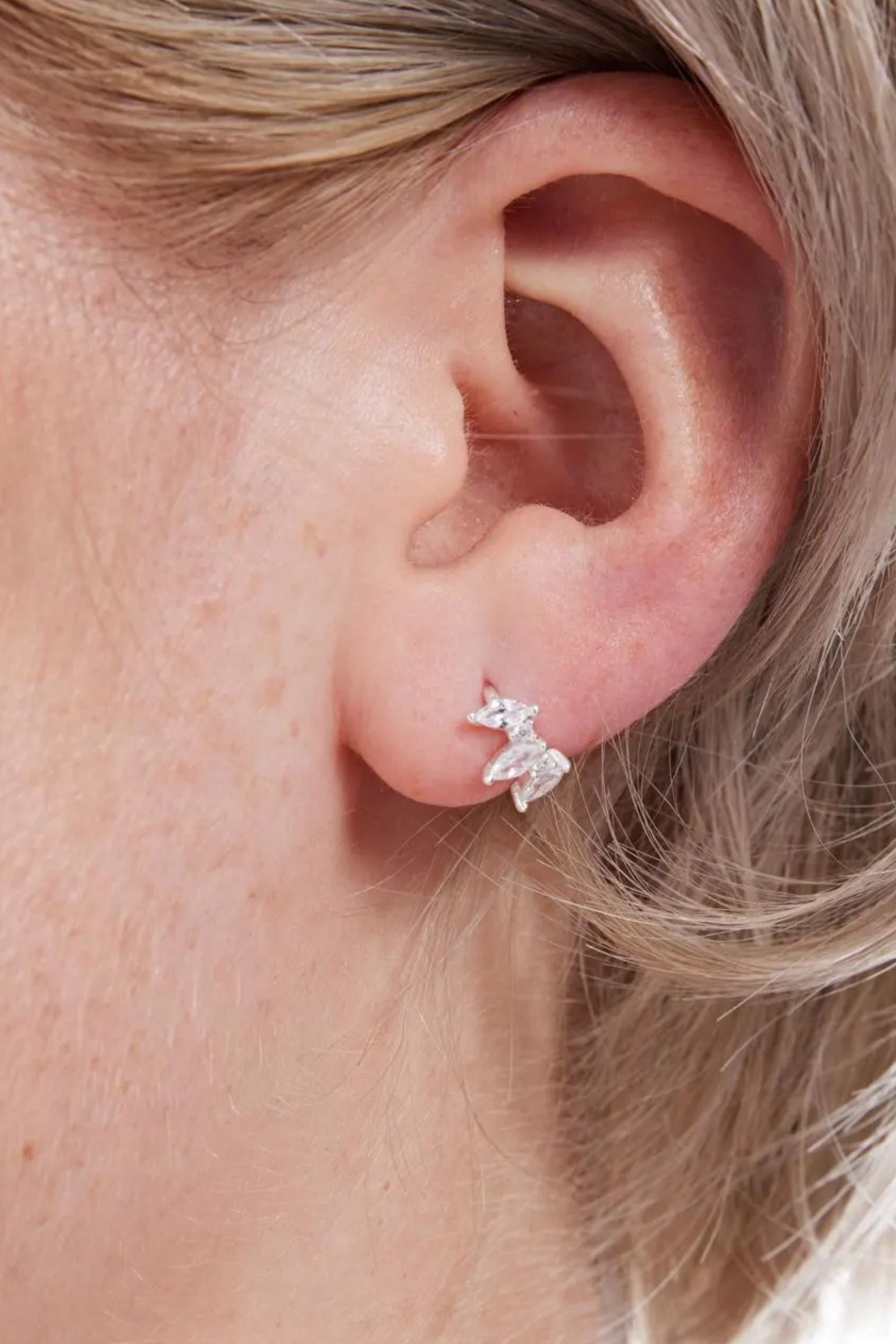 sterling-silver-cz-leaf-huggie-hoops-6mm-model