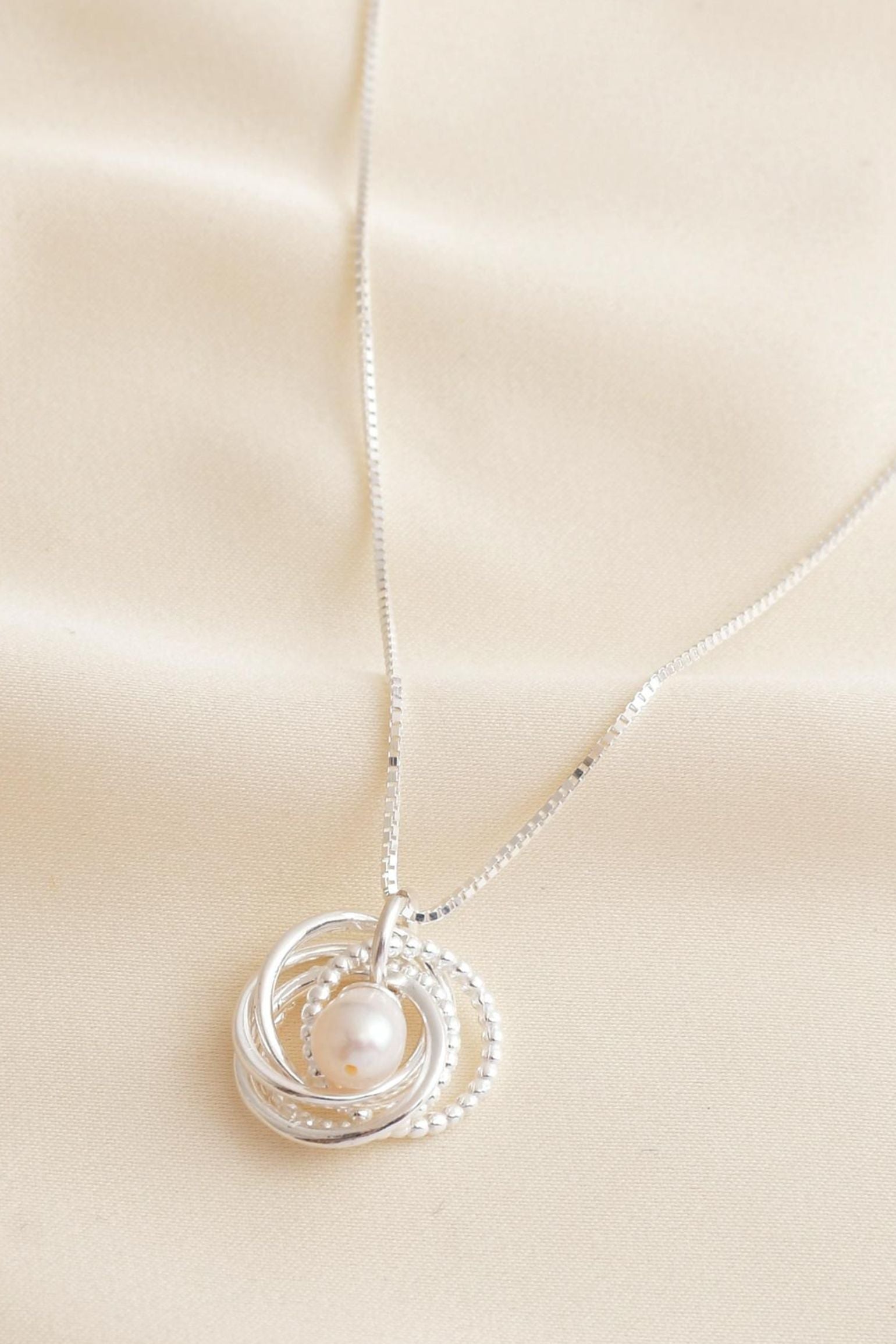 sterling-silver-five-ring-freshwater-pearl-necklace