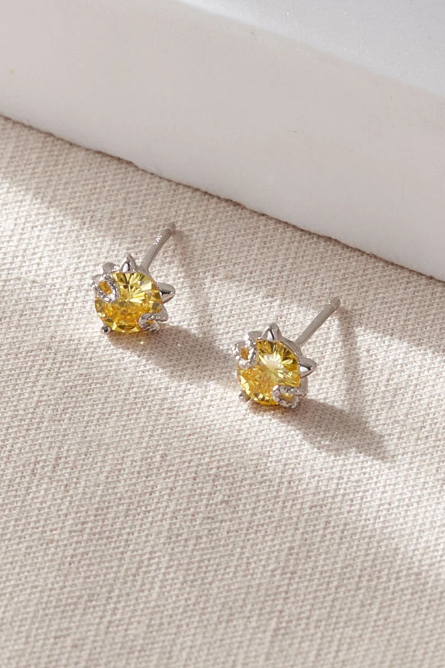 sterling-silver-cz-cat-studs-in-silver-yellow