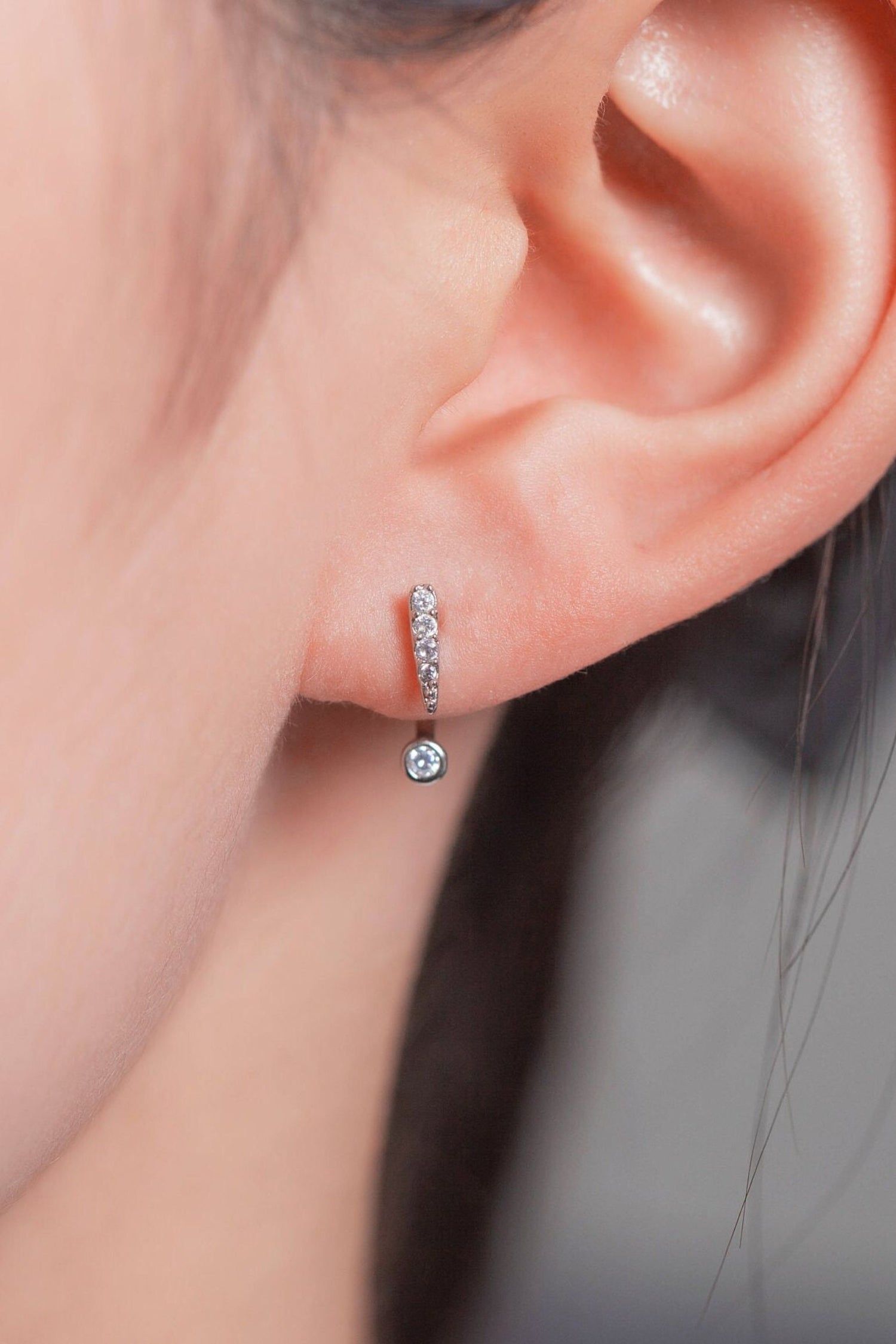 exclamation-mark-cz-ear-jacket-in-silver-single-model