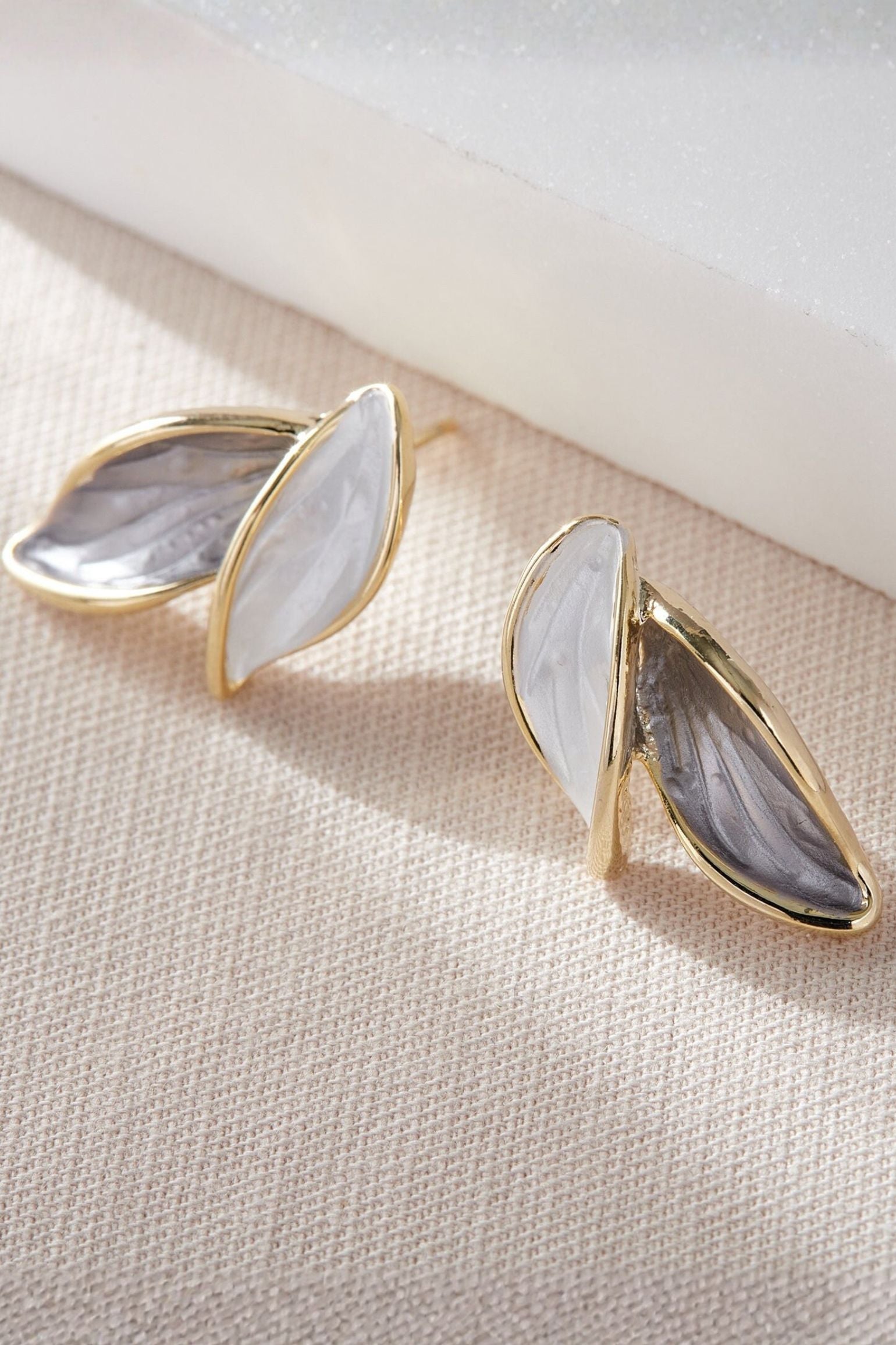 flower-petal-studs-in-gold