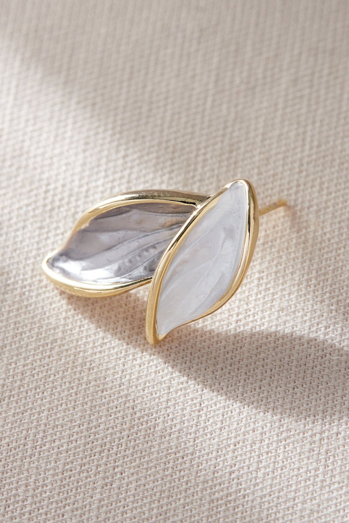 flower-petal-studs-in-gold-closeup