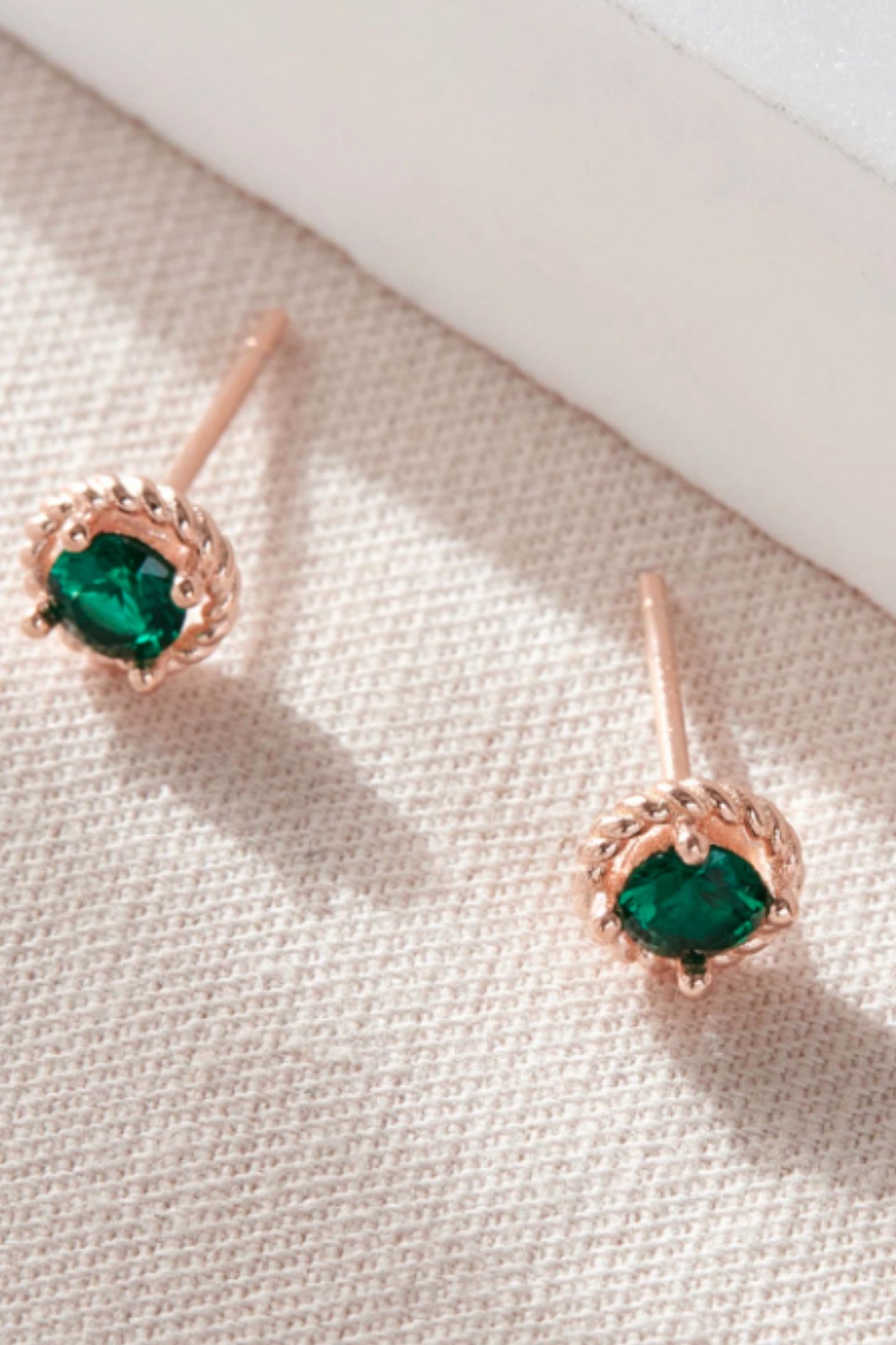 sterling-silver-round-emerald-green-studs-in-rose-gold