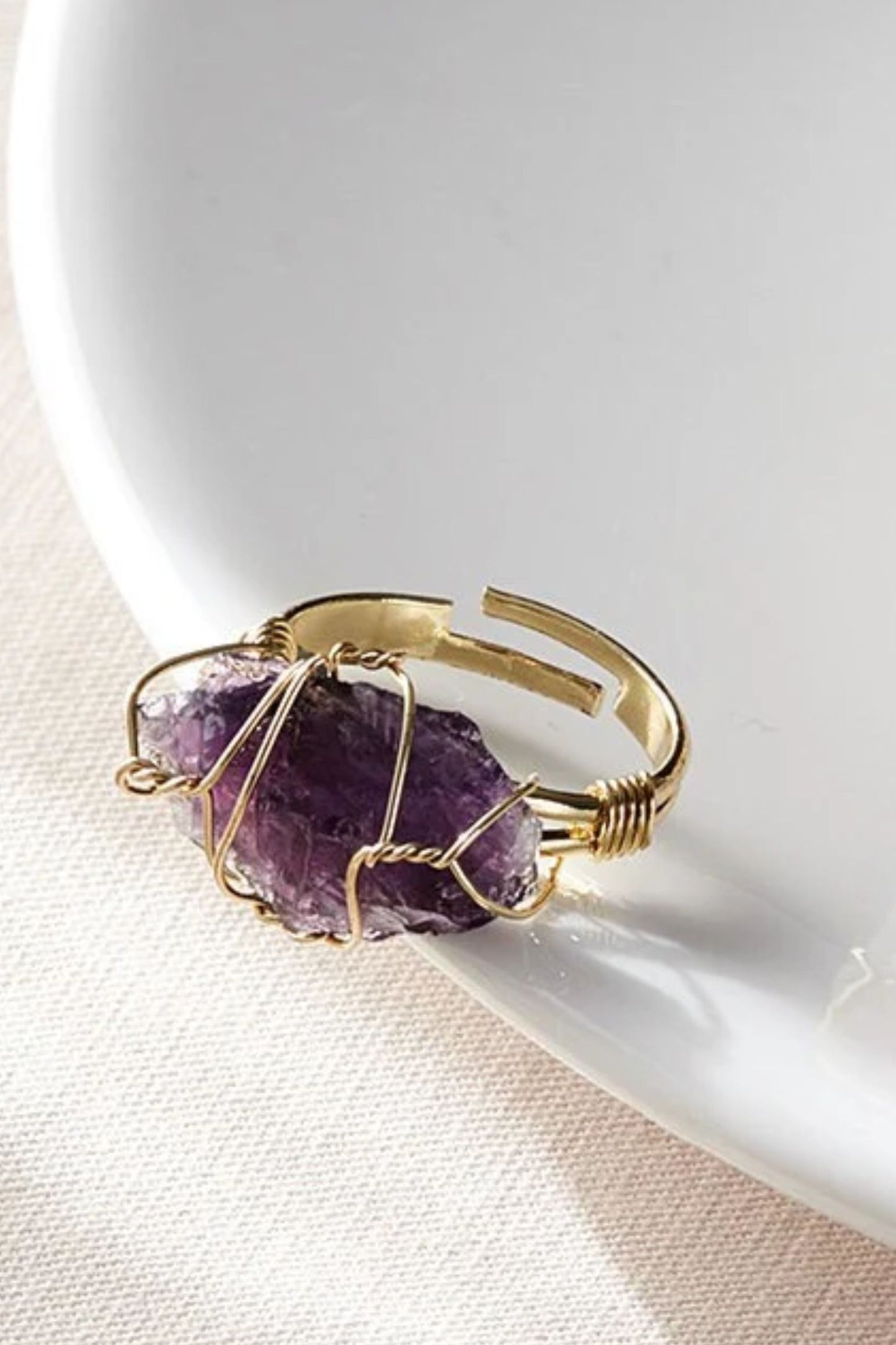 amethyst-gemstone-wire-wrap-ring-in-gold