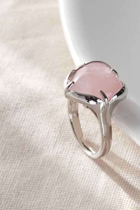 crystal-heart-adjustable-rings-in-pink-closeup