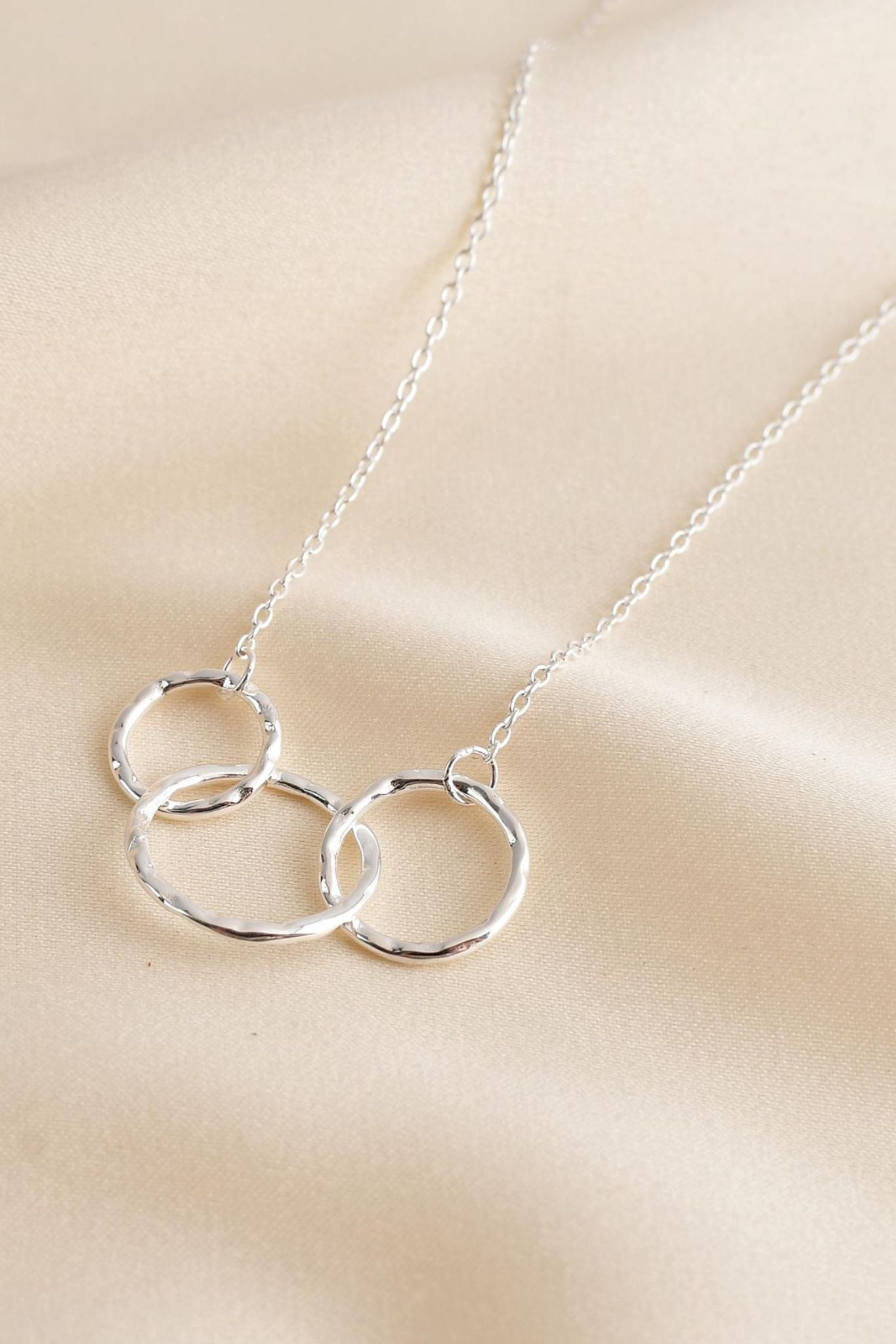 sterling-silver-three-circles-necklace-congratulations-closeup