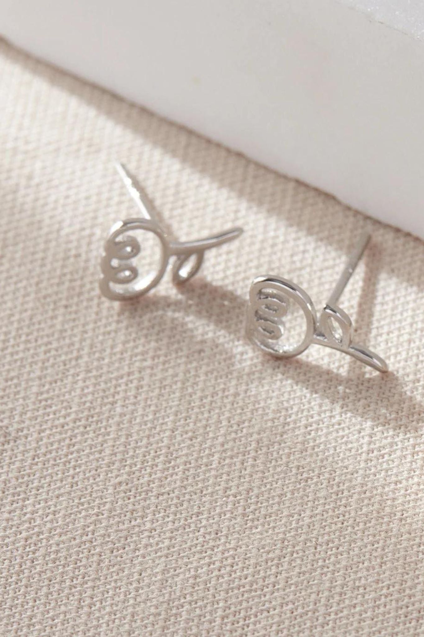 tulip-stud-earrings-closeup