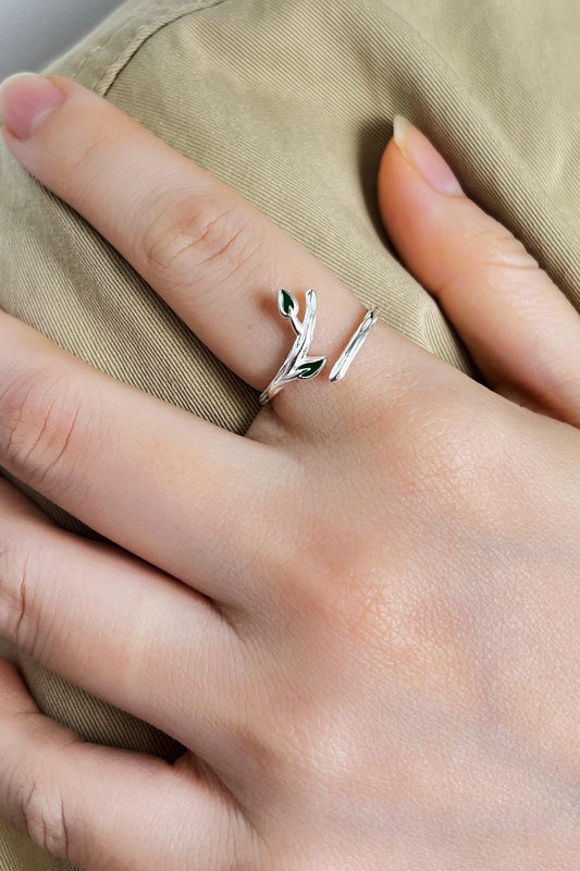 sterling-silver-leaf-wrap-ring-model