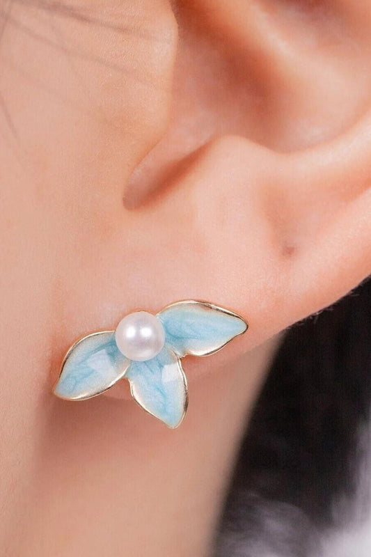 blue-lily-flower-stud-earrings-model