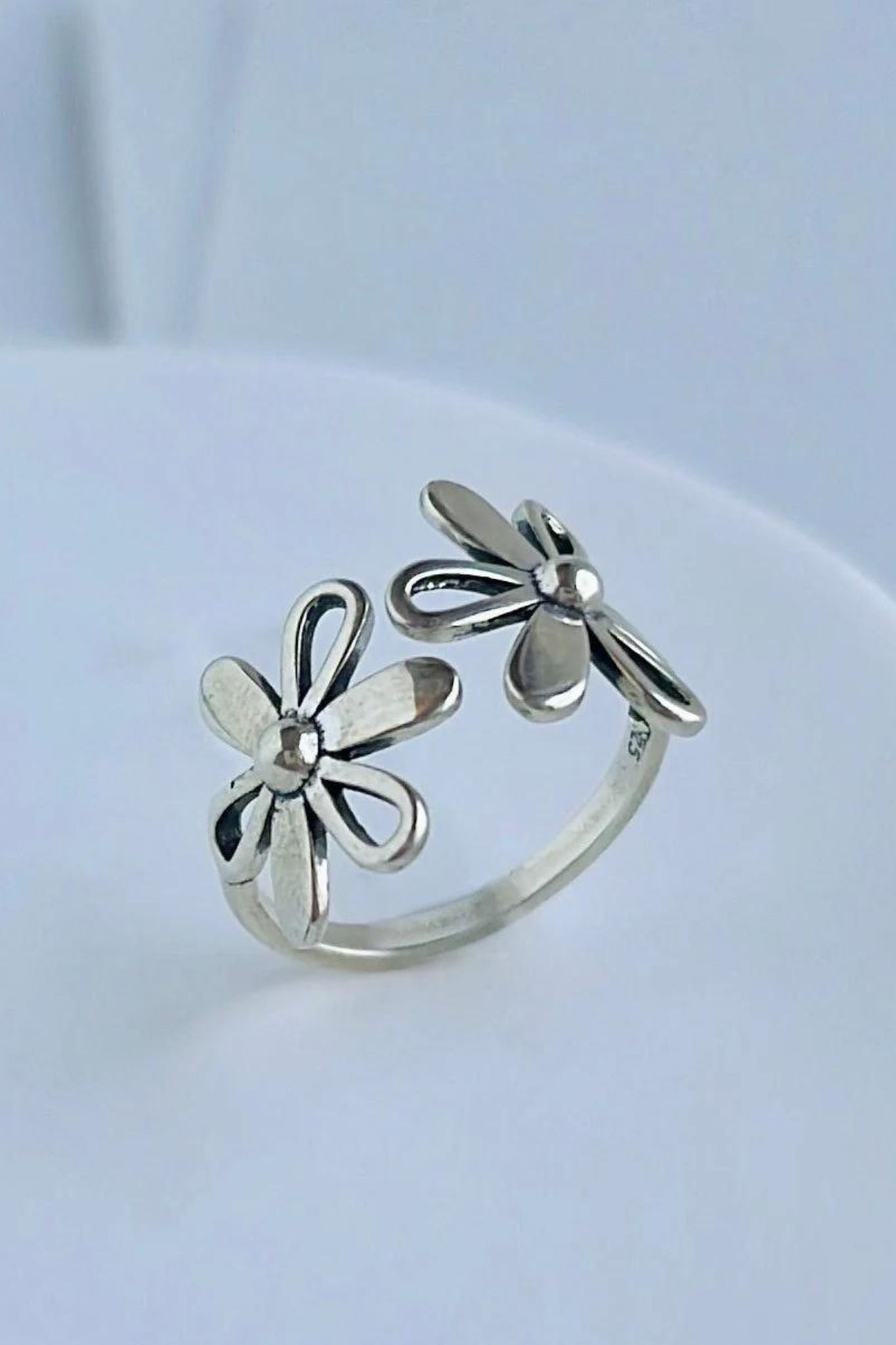 sterling-silver-open-band-daisy-ring