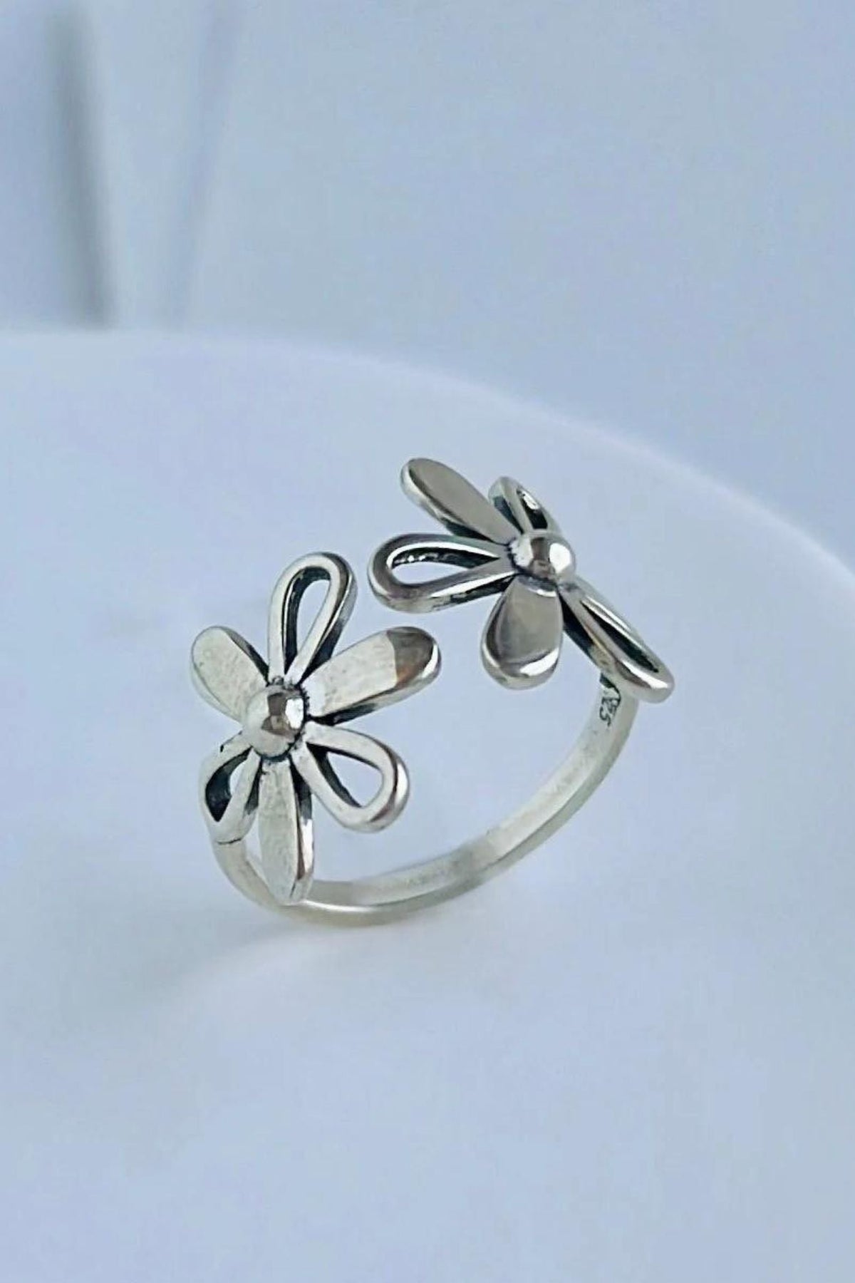 sterling-silver-open-band-daisy-ring