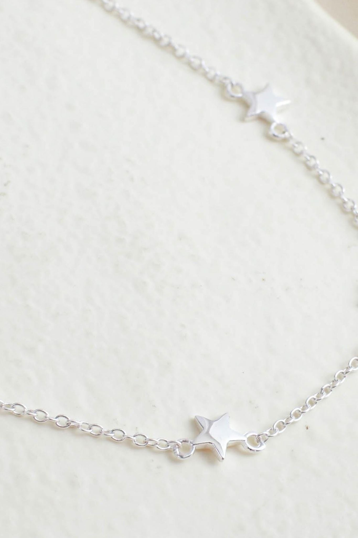 sterling-silver-stars-bracelet-closeup