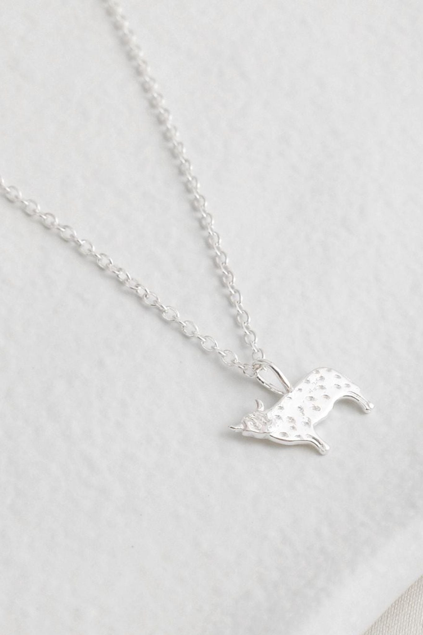 sterling-silver-scottish-highland-cow-necklace-closeup